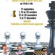 Venez jouer aux échecs.